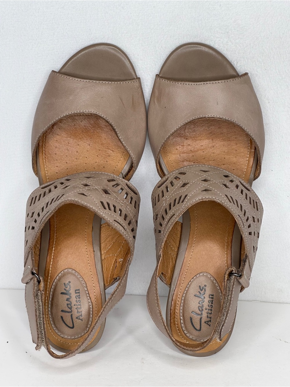 Clarks Artisan Jenness Energy Taupe Cutout Slingback Sandals Peep Toe Boho Sz7.5 - Picture 3 of 10